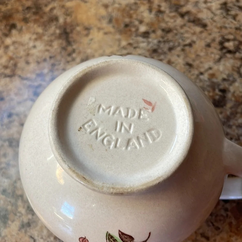 English creamer with fruit - Picture 6 of 6